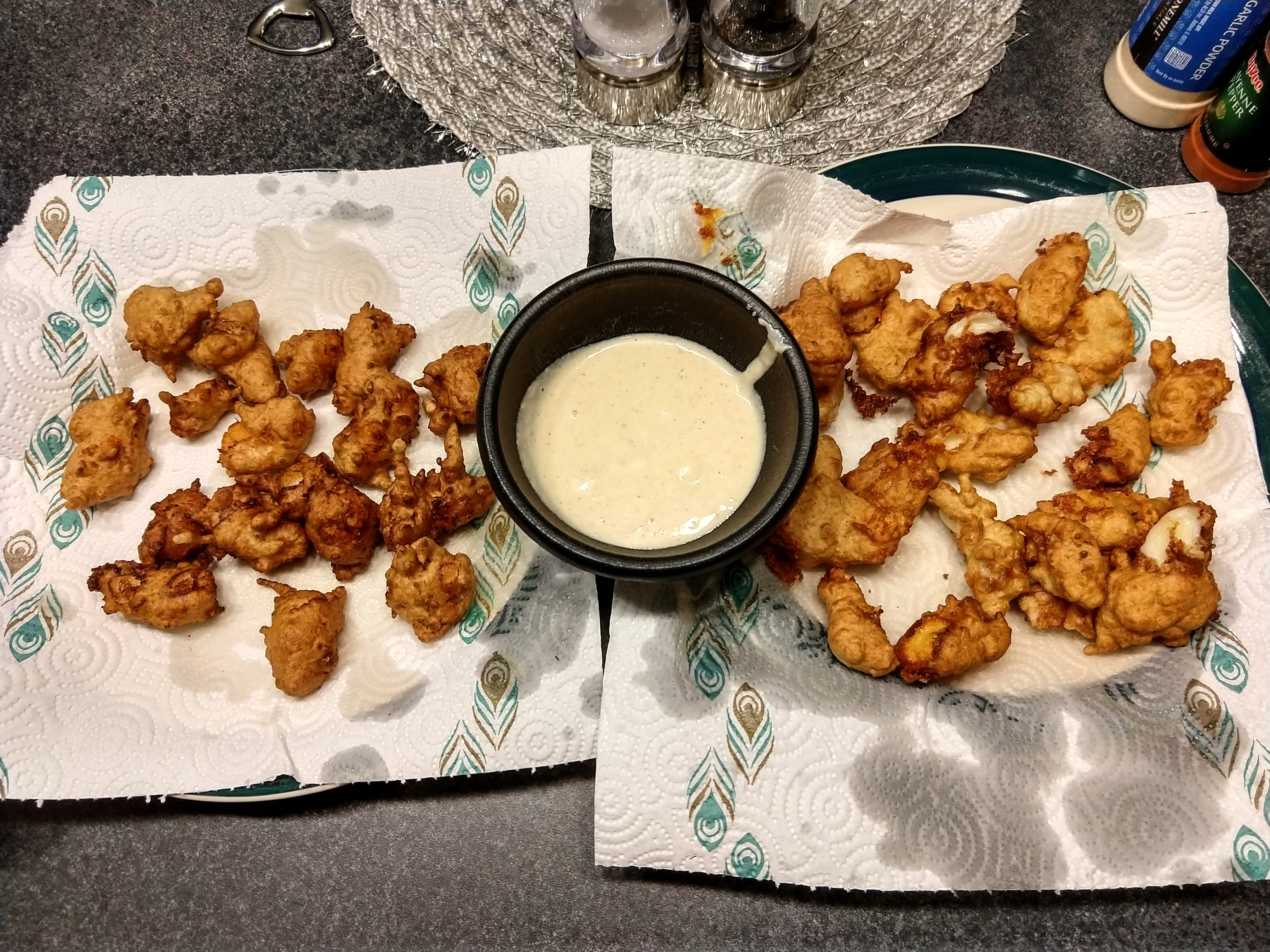 Curds with dipping sauce