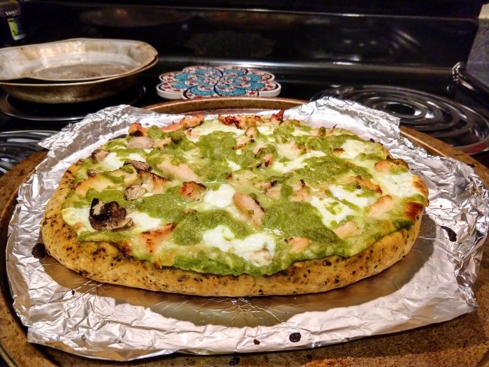 Baked pepper and pesto pizza